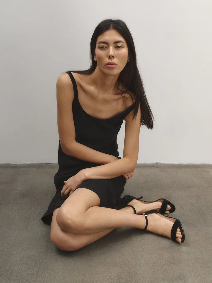 Комбинация прилегающего силуэта, черный