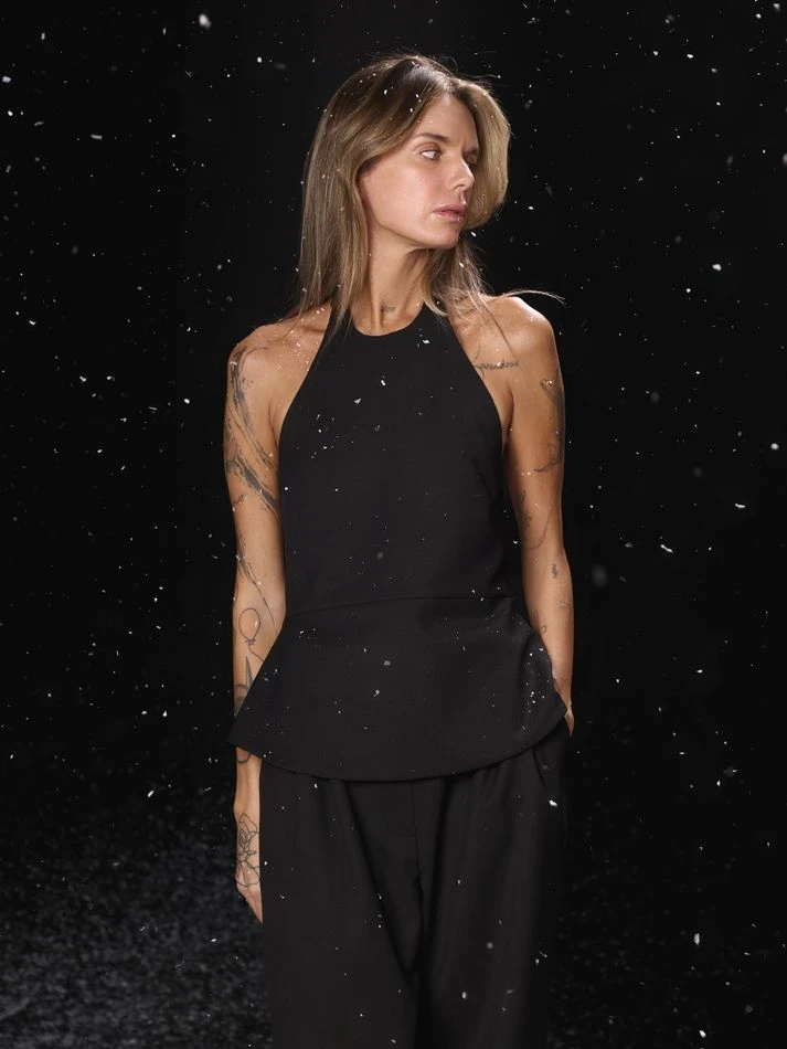 Топ с открытой спиной, черный