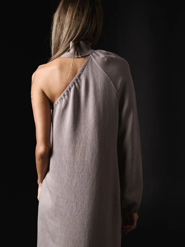 Платье на одно плечо, лавандовый