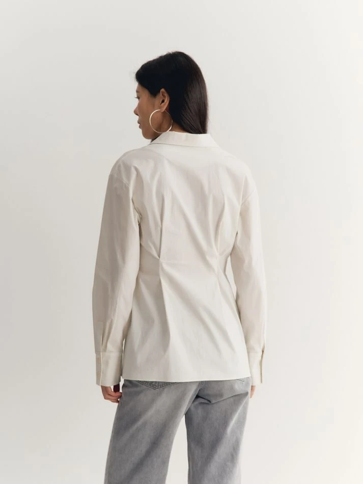 Рубашка приталенная с английским воротником, молочный