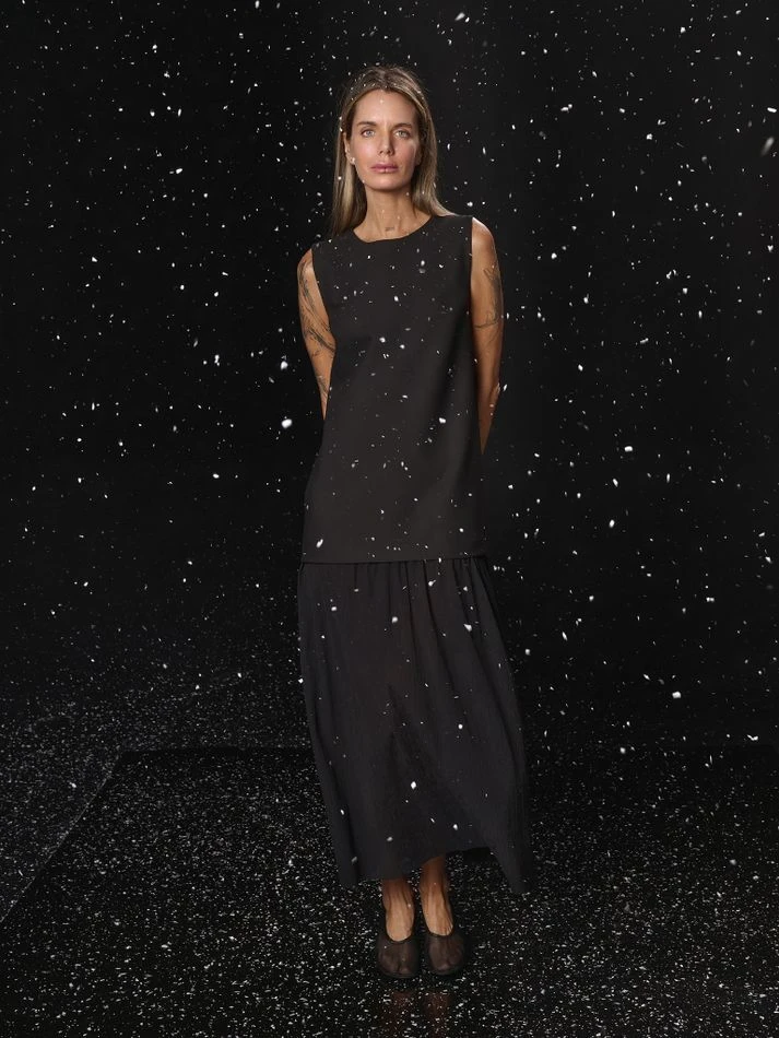 Платье макси с фактурной юбкой, черный