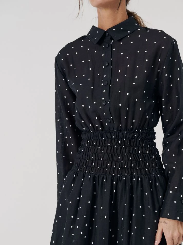 Платье макси с акцентной талией, черный (принт: Горох)