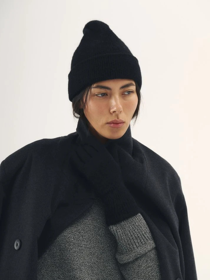 Шапка с мохером, черный