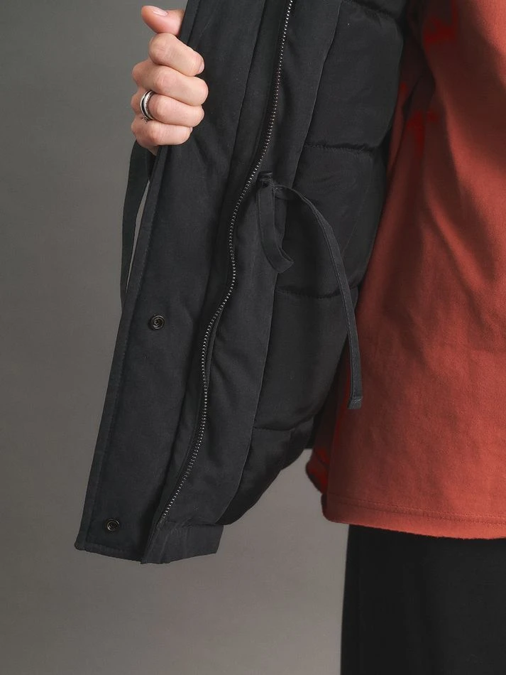 Куртка утепленная с капюшоном, черно-серый