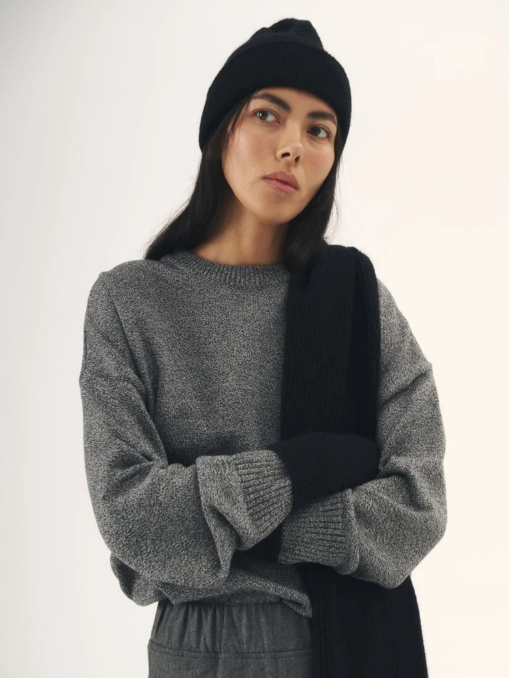 Шапка с мохером, черный