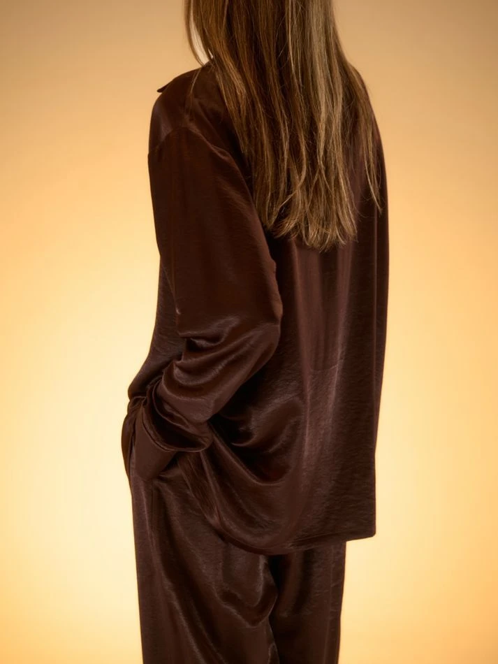 Рубашка из вискозы с английским воротником, шоколадный