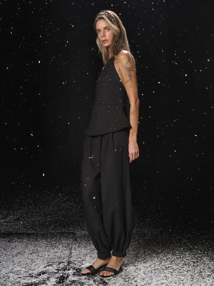 Топ с открытой спиной, черный