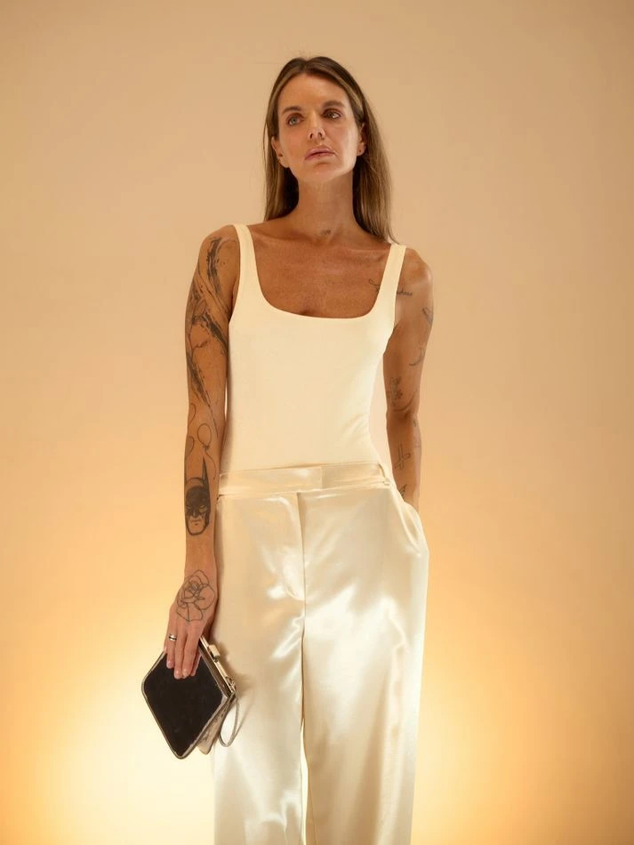 Боди мерцающее, молочный